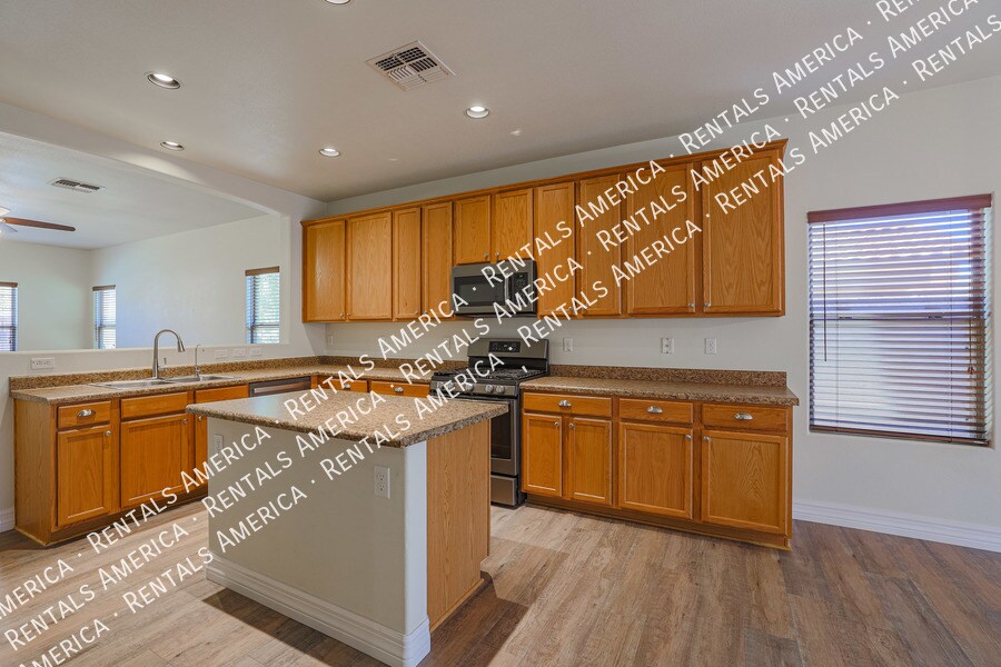 Building Photo - 21821 E Gold Canyon Dr