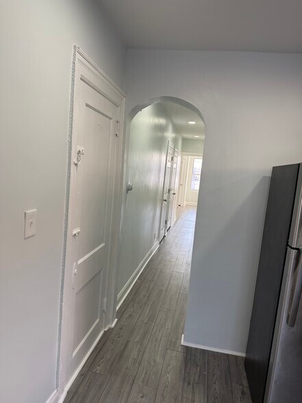 Building Photo - 5719 N Park Ave