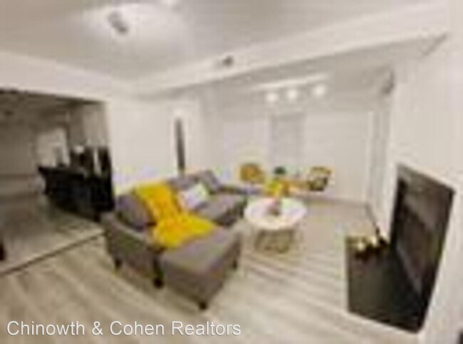 Building Photo - 2 br, 2.5 bath House - 1621 S Quaker Ave U...
