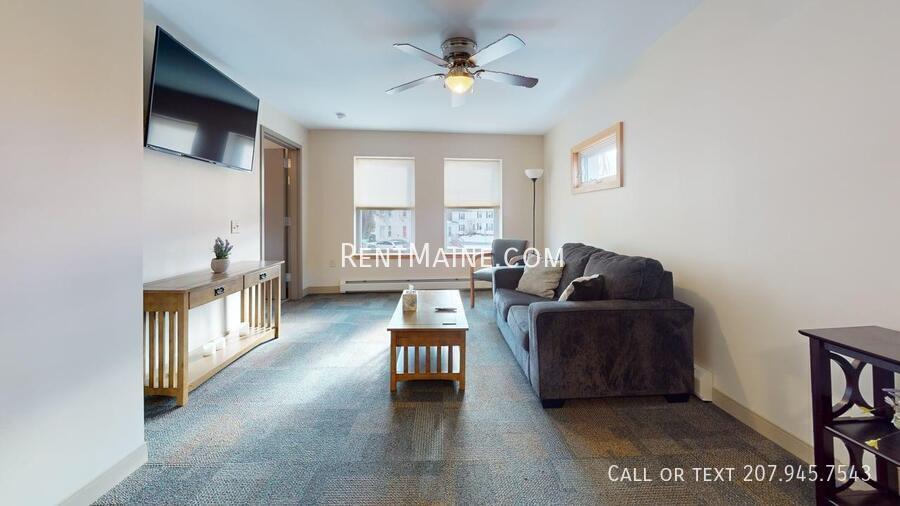 Building Photo - 8 Elizabeth Ave