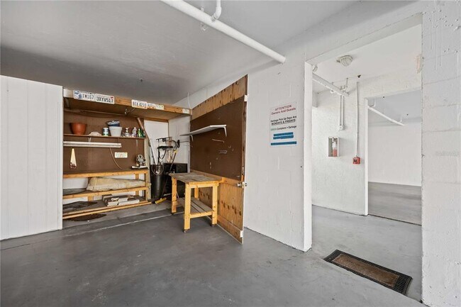 Building Photo - 3607 E Bay Dr