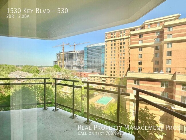 Building Photo - Sun-Drenched Condo-Stunning Views, Walk to...