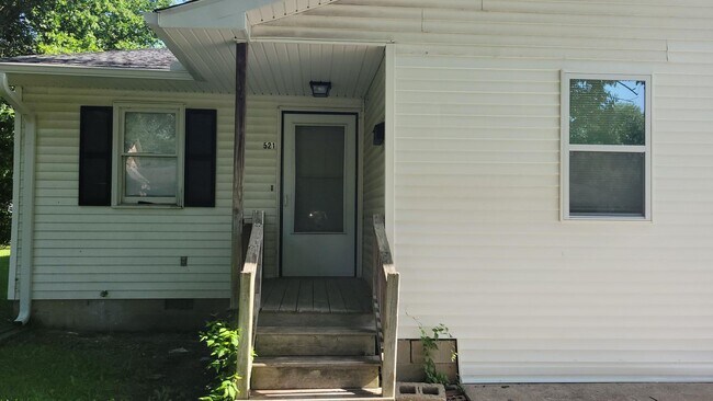 Primary Photo - Completely Remodeled!!