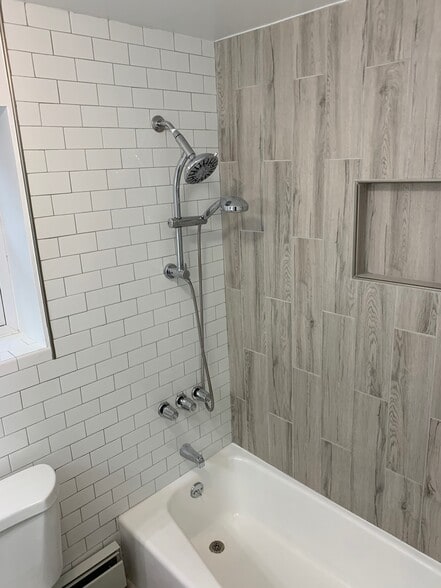 Building Photo - 229 E 237th St