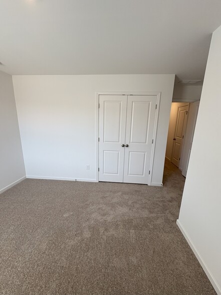 Building Photo - 212 Paisley Way