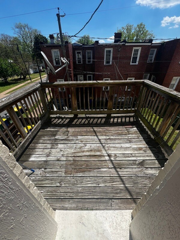 Building Photo - 1022 Maplewood Ave