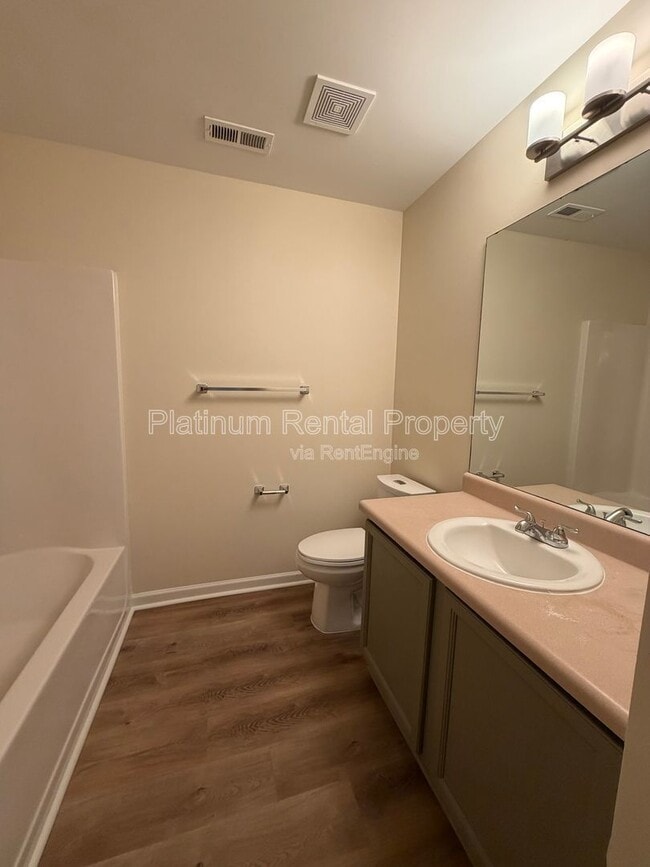 Building Photo - 504 Dunbar St SW