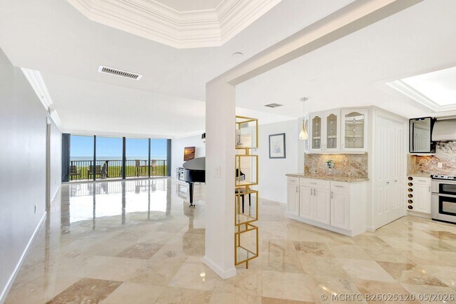 Building Photo - 400 S Beach Rd