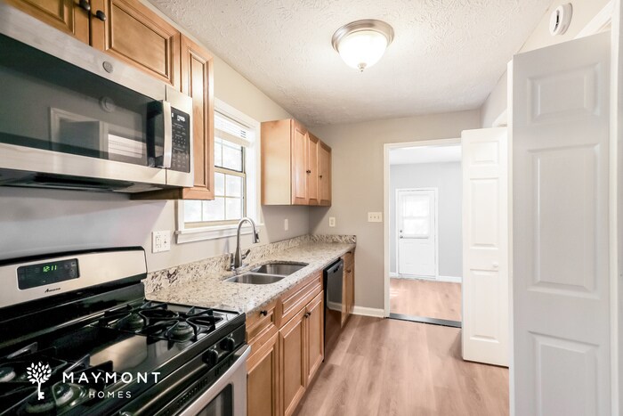 Building Photo - 445 Meadowbrook Dr