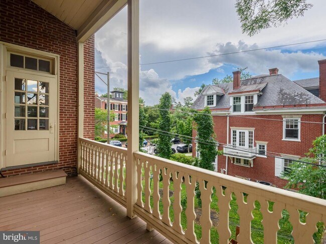 Building Photo - 318 N Matlack St