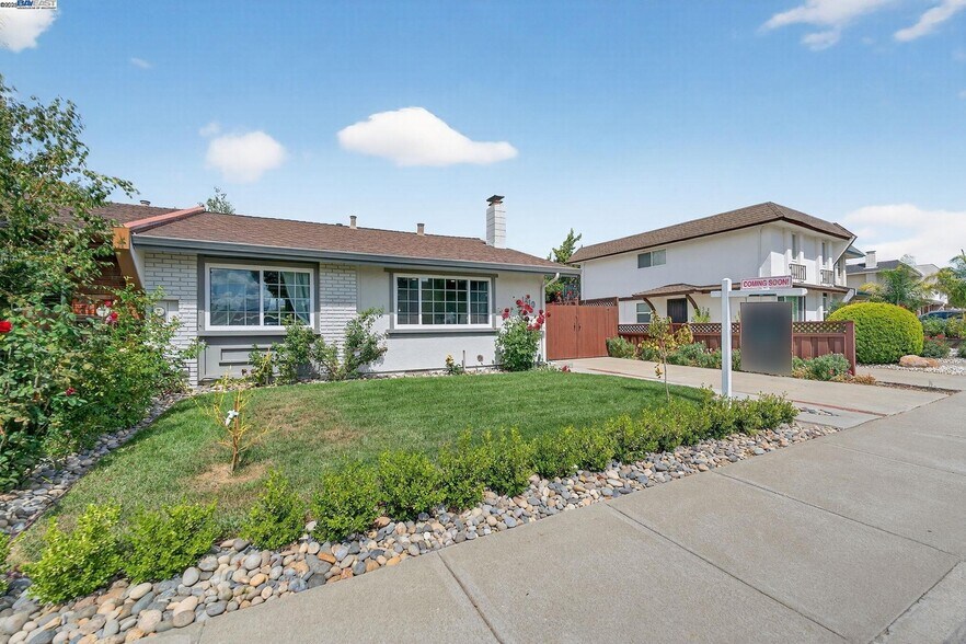 Primary Photo - 1810 Peary Way