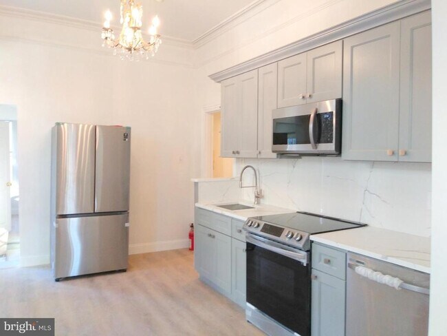 Building Photo - 317 N 33rd St