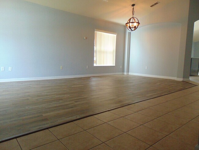 Building Photo - Cypress Reserve 4 Bedroom-Kissimmee