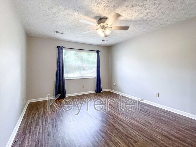 Building Photo - 6018 Waterbury Ln