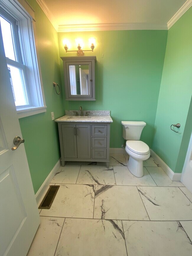 Building Photo - Brand new construction 5 bedroom 3 bath wi...