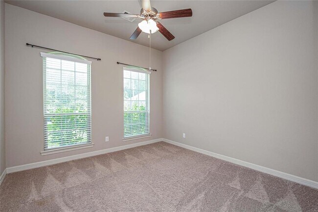Building Photo - 2048 Brookmont Dr
