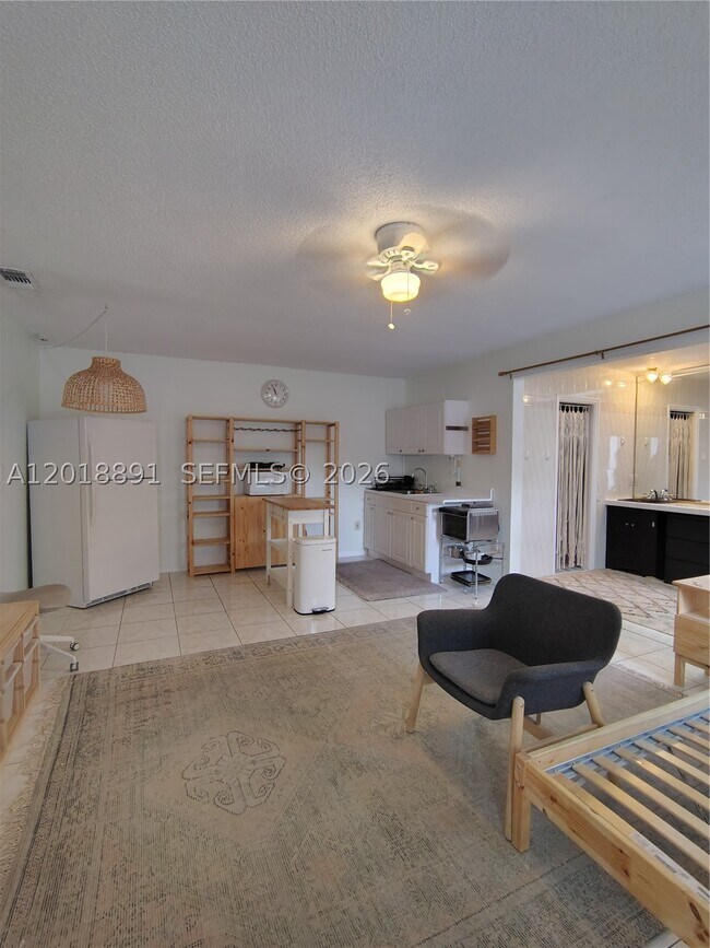 Building Photo - 1100 SW 88th Ave