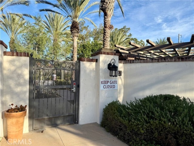 Building Photo - 444 Maravilla Ln