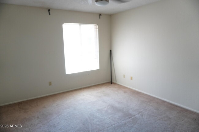 Building Photo - 10610 S 48th St