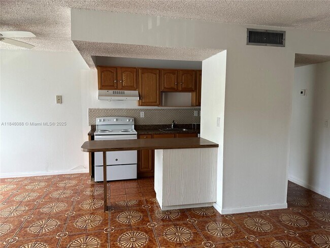 Building Photo - 9380 W Flagler St