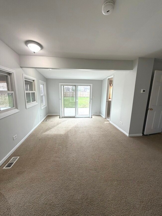 Building Photo - 2209 Douglas Ave