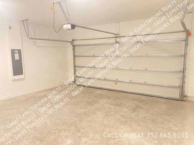 Building Photo - 4706 SW 83rd Lp