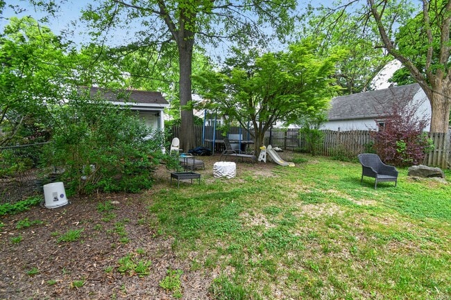 Building Photo - 4825 Butterworth Pl NW