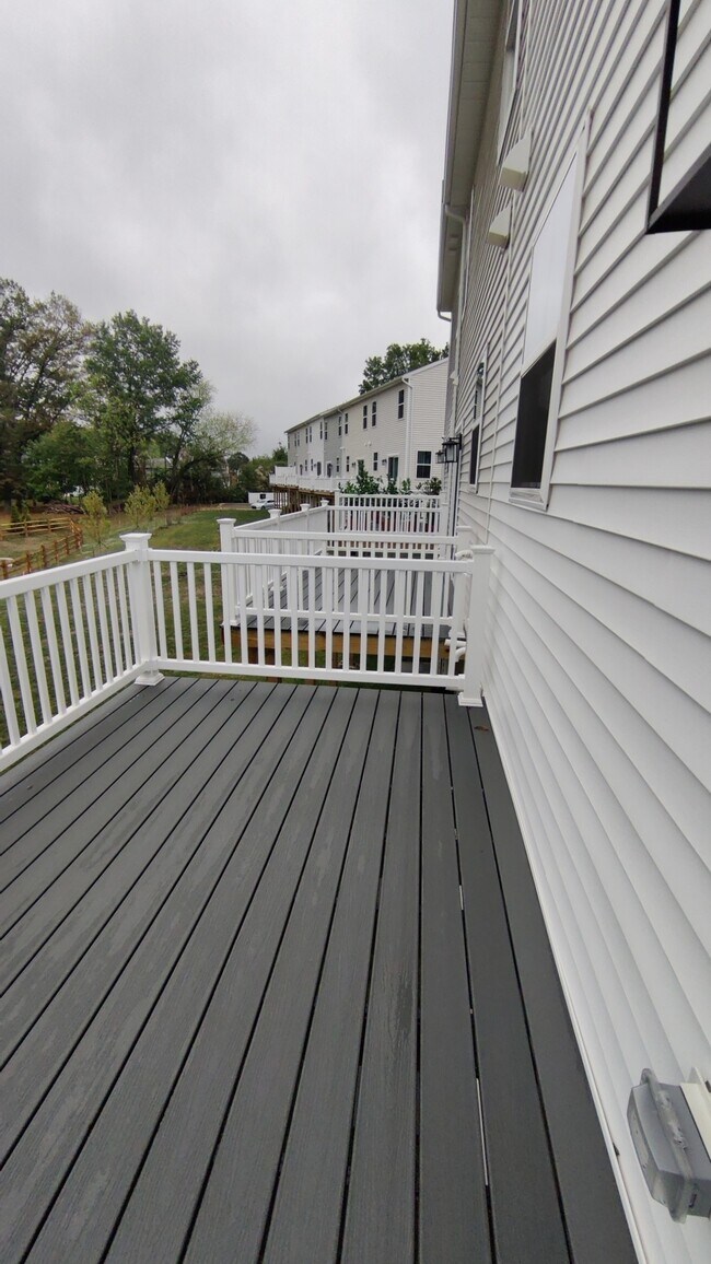 Building Photo - 306 Bennetts Ct
