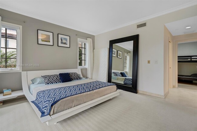 Building Photo - 19227 Fisher Island Dr