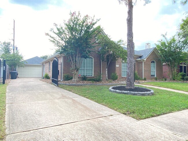 Building Photo - 2222 Alberton Ln