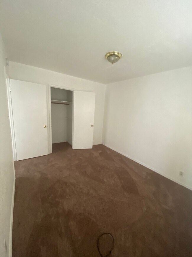 Building Photo - 16850 Ehle St