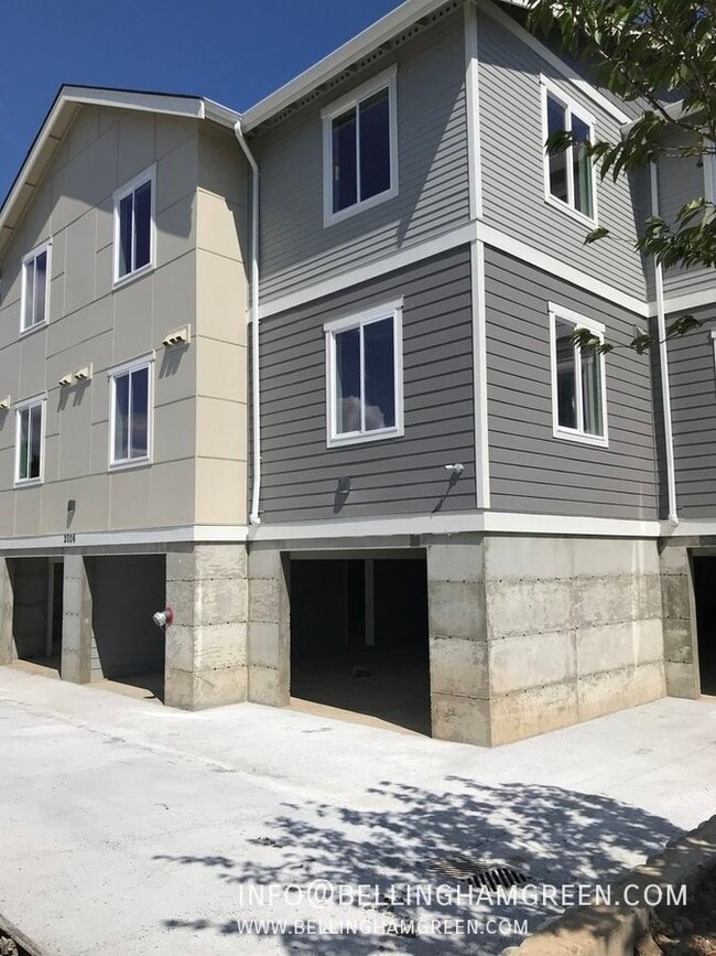 Building Photo - 2002 Cherry St