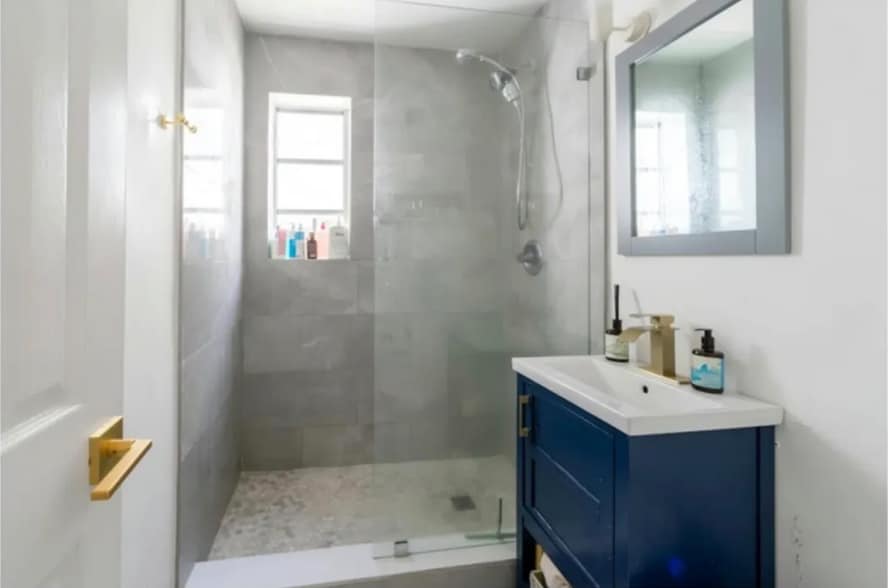 Remodeled bathroom - 817 Meridian Ave