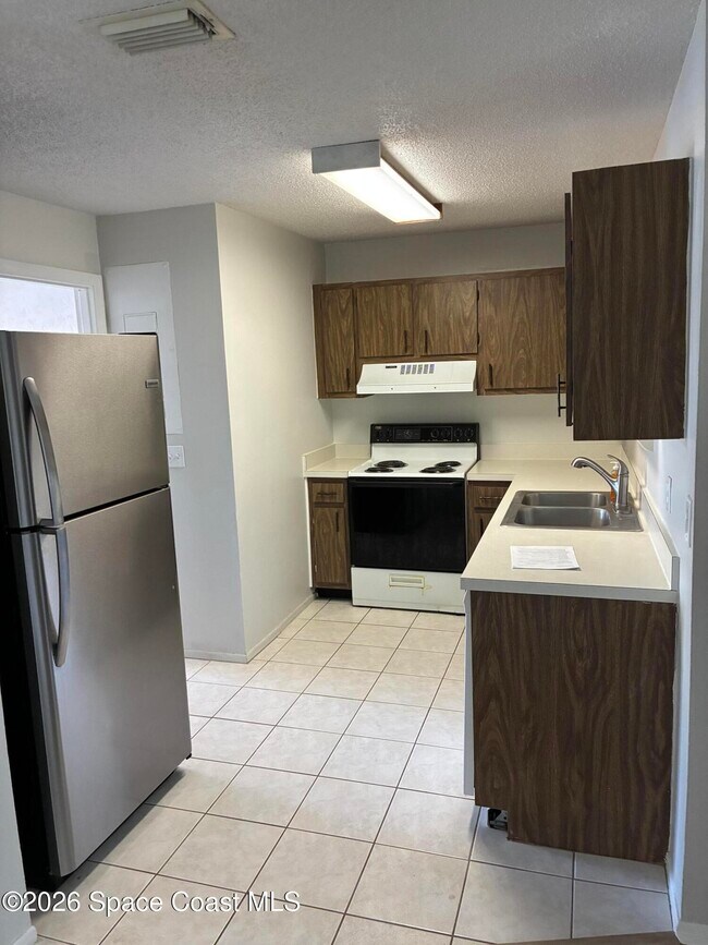 Building Photo - 131 NE 2nd St