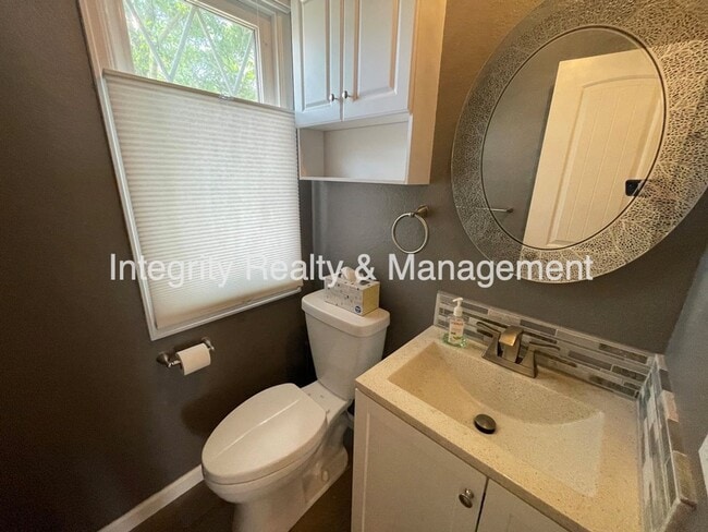 Building Photo - 1811 S Quebec Way