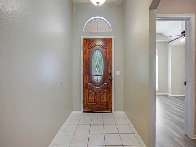 Building Photo - 734 Winding Oak Bend