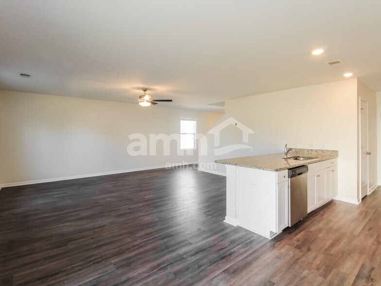 Building Photo - 1351 John Swann St