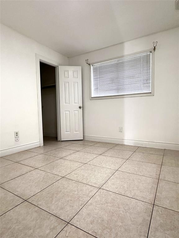 Building Photo - 6914 La Violetta Dr