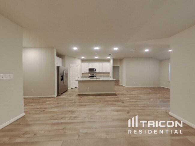 Building Photo - 13530 Paxton Blvd