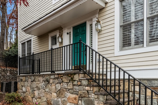 Building Photo - 87 Heron Lane