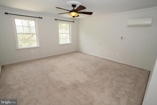 Building Photo - 7862 Centergate Ct