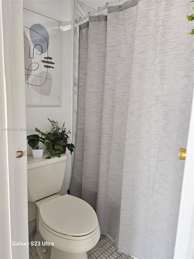 Building Photo - 20400 W Country Club Dr