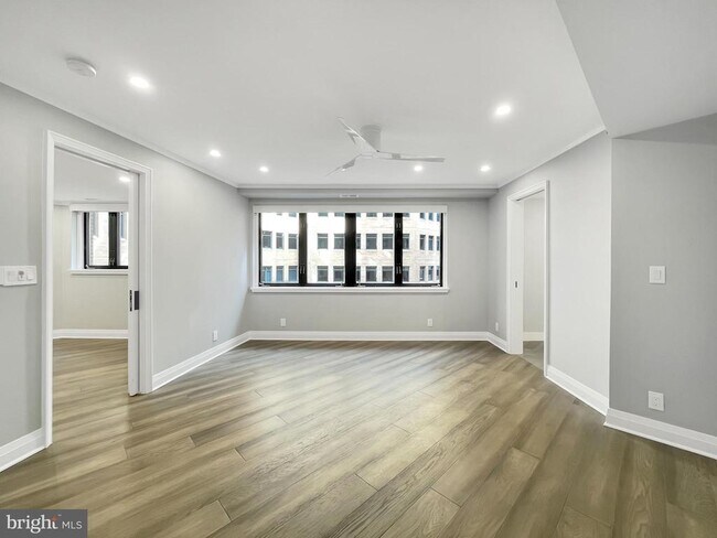 Building Photo - 4801 Hampden Ln