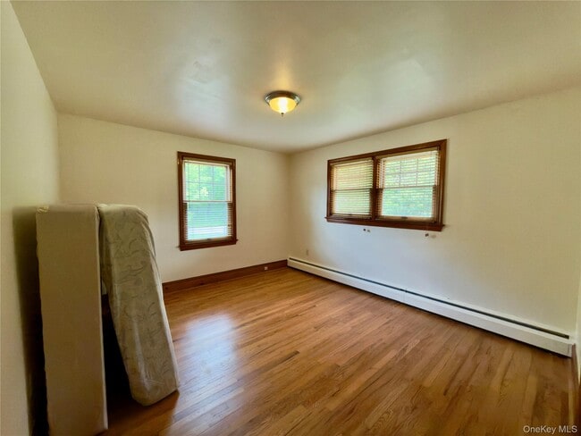Building Photo - 51 Horseshoe Dr