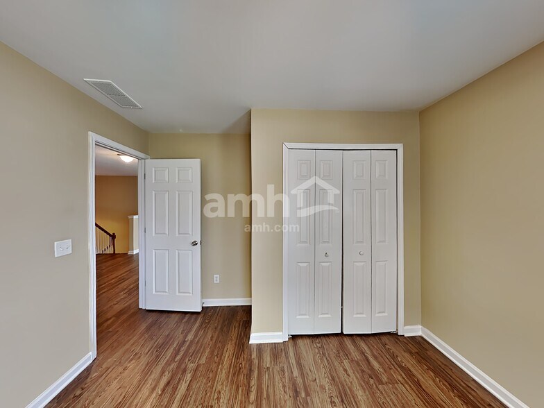 Building Photo - 51 Horseshoe Ct