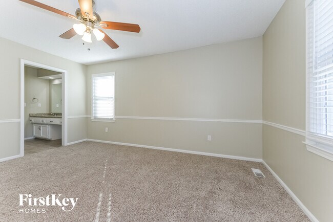 Building Photo - 1613 E Frontier Ln