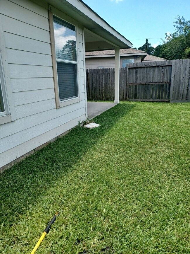Building Photo - 11750 Pinemeade Ln