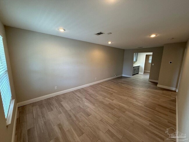 Building Photo - 3238 Redwood Ln