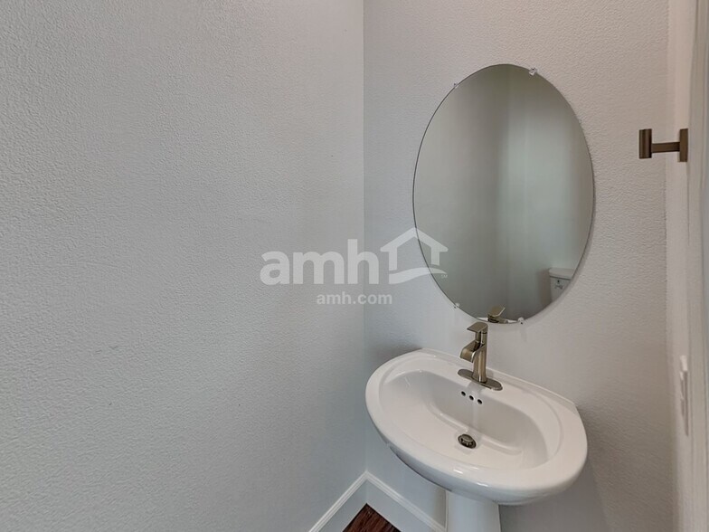 Building Photo - 9146 Taft Point Ct