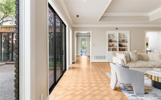 Building Photo - 29 St Laurent Pl